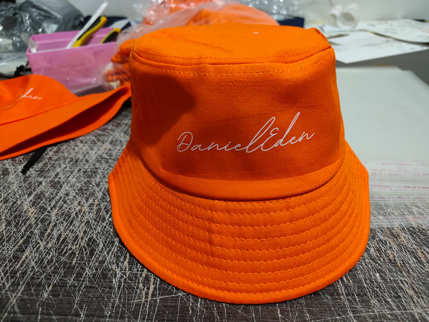 DanielEden Oranje Bucket Hat